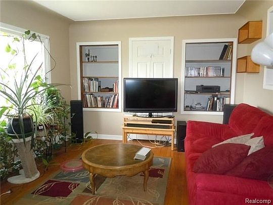 2nd image of 7730 Powers Ct