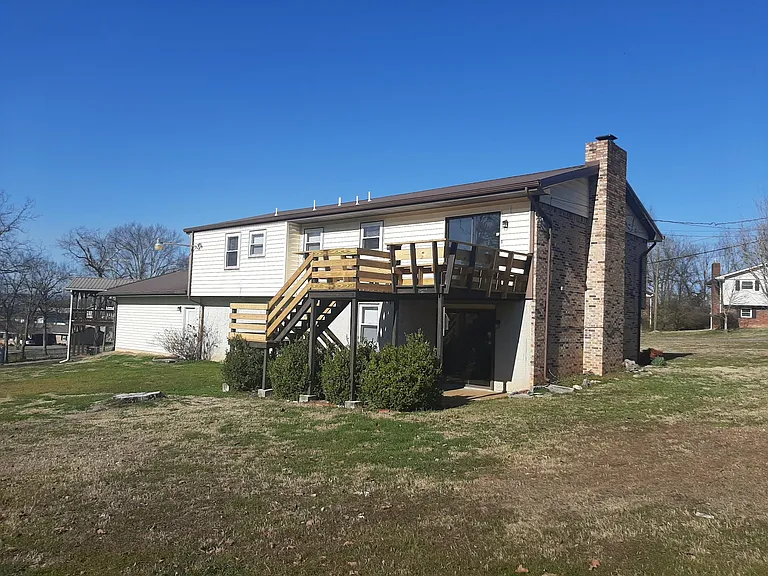 15 Hickory Ln — Photo 3