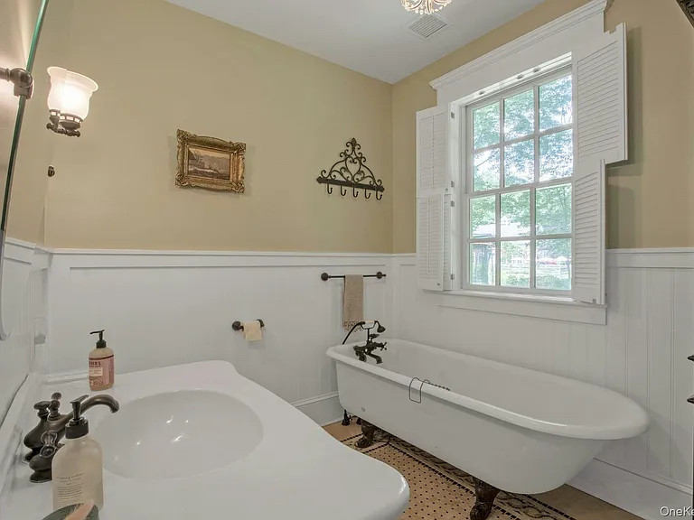 314 Haverstraw Rd — Photo 32
