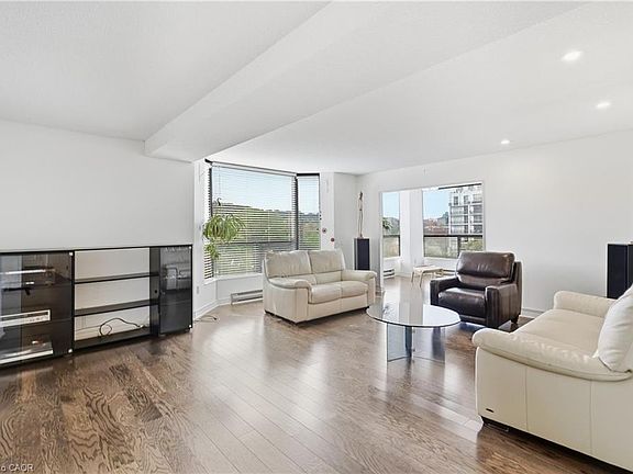 4th image of 49 Robinson St #601