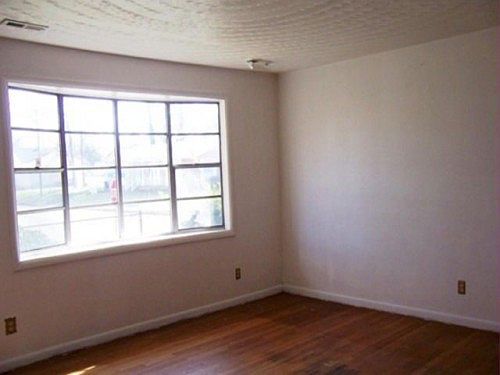 2nd image of 624 Leonard Ave