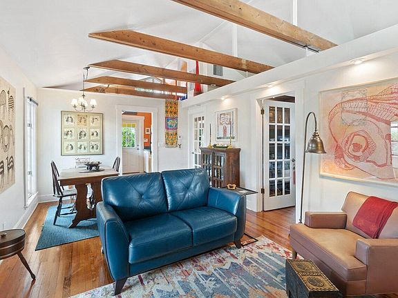 5th image of 305 Central Drive