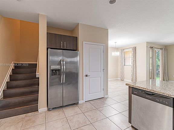 5th image of 2424 SE 15th St #2424