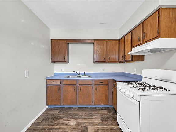 2nd image of 915 N Madison St #489
