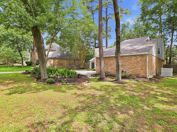 4th image of 2119 Woodstream Dr