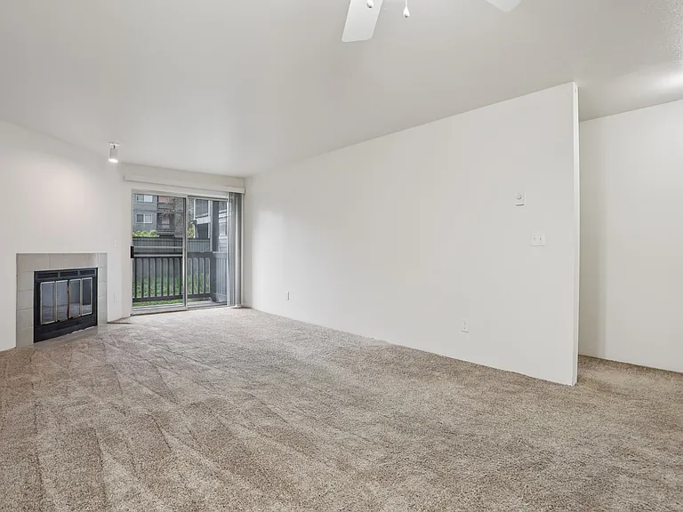 Poplar Lane Apartments — Photo 36