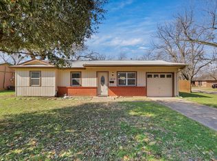 1810 Alan A Dale Rd, Arlington, TX 76013