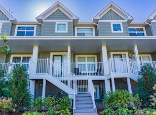 2968 Clover Ridge Dr, Chaska, MN 55318