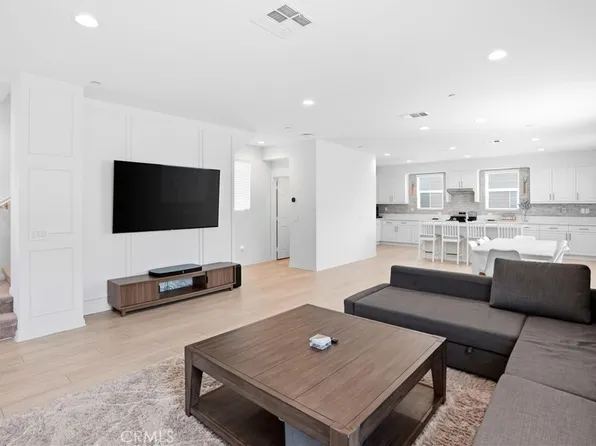 916 E 3rd St, Santa Ana, CA 92701