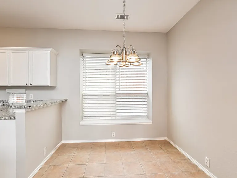 309 Cobblestone Dr — Photo 8