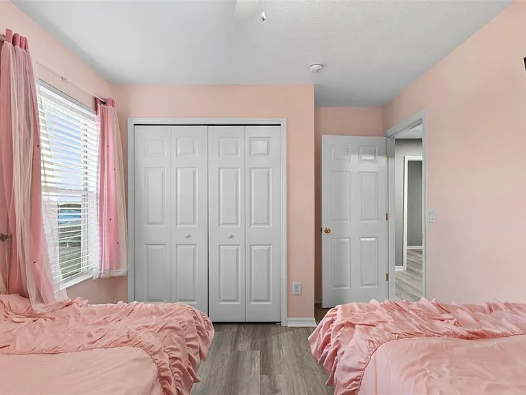 215 Gleneagles Dr — Photo 22