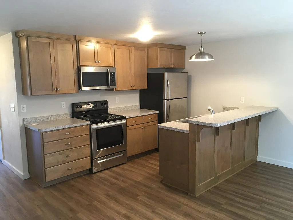 403 Cleveland Street SE — Photo 3