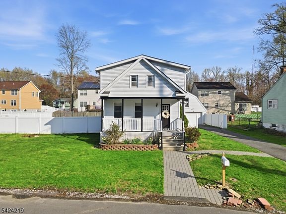 2nd image of 129 Willow Ave