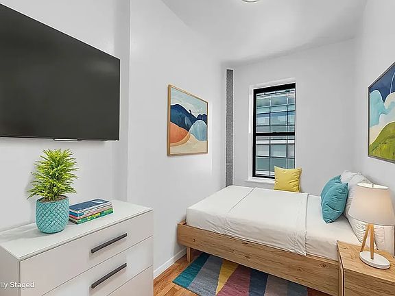 4th image of 122 Norfolk St APT 22