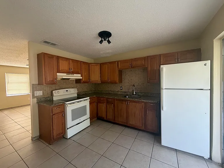 4161 Sherri Ct — Photo 3