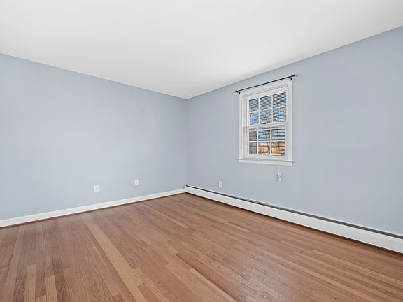 5th image of 79 Charter Oak St #3