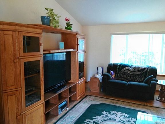 5th image of 3118 Loma Ct SE