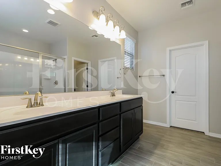 8411 S 164th Dr — Photo 10