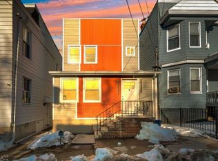 34 Tichenor Ter, Irvington, NJ