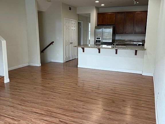 5th image of 9063 Catherine St