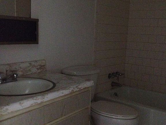 3rd image of 614 Davie Ave APT B