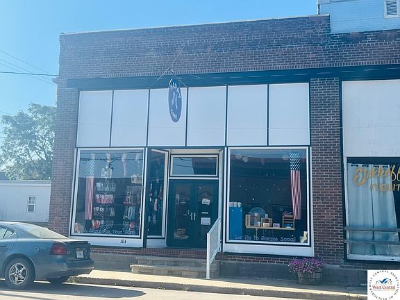 2nd image of 104 E Main St