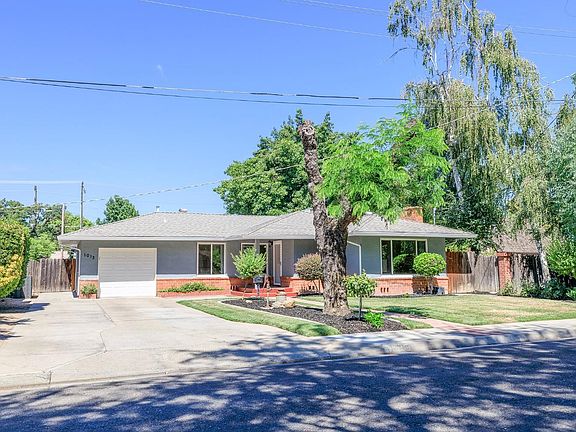 3rd image of 1013 Hackberry Ave