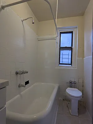 Rented by Avenues Real Estate | media 7