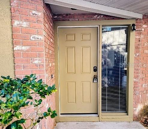 2nd image of 1876 Springbush Ln