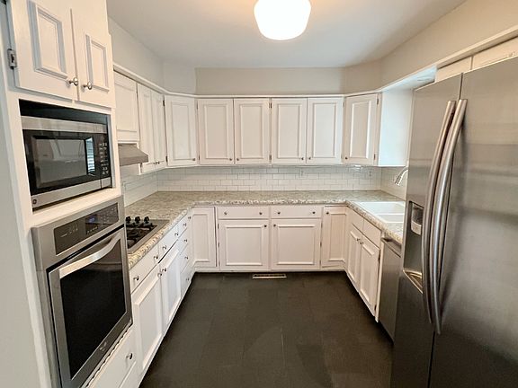 4th image of 2909 W 49th Ter