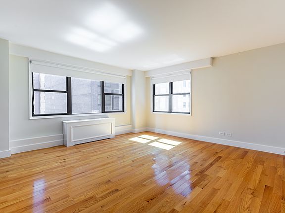 4th image of 141 E 33rd St APT 4A
