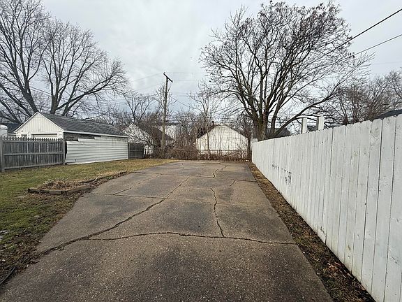 2nd image of 19709 Washtenaw St