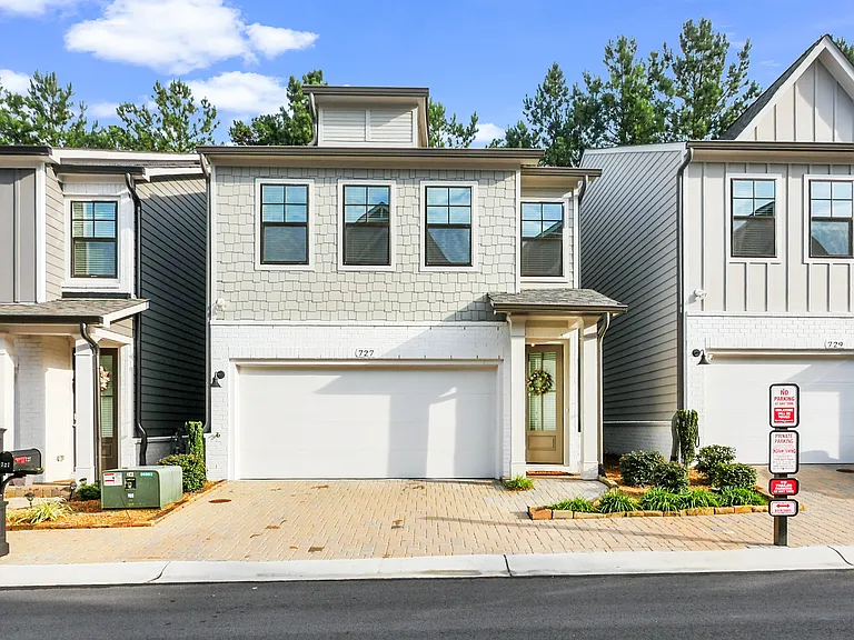 727 Stickley Oak Way — Photo 3