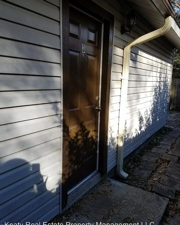 1st image of 509 Fox Run Ave APT 3