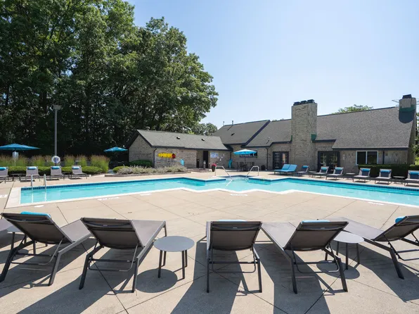 Hidden Lakes Apartments, 5800 Deepwood Ct #259, Clarkston, MI 48346