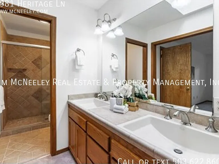 4581 Heritage Ln — Photo 8