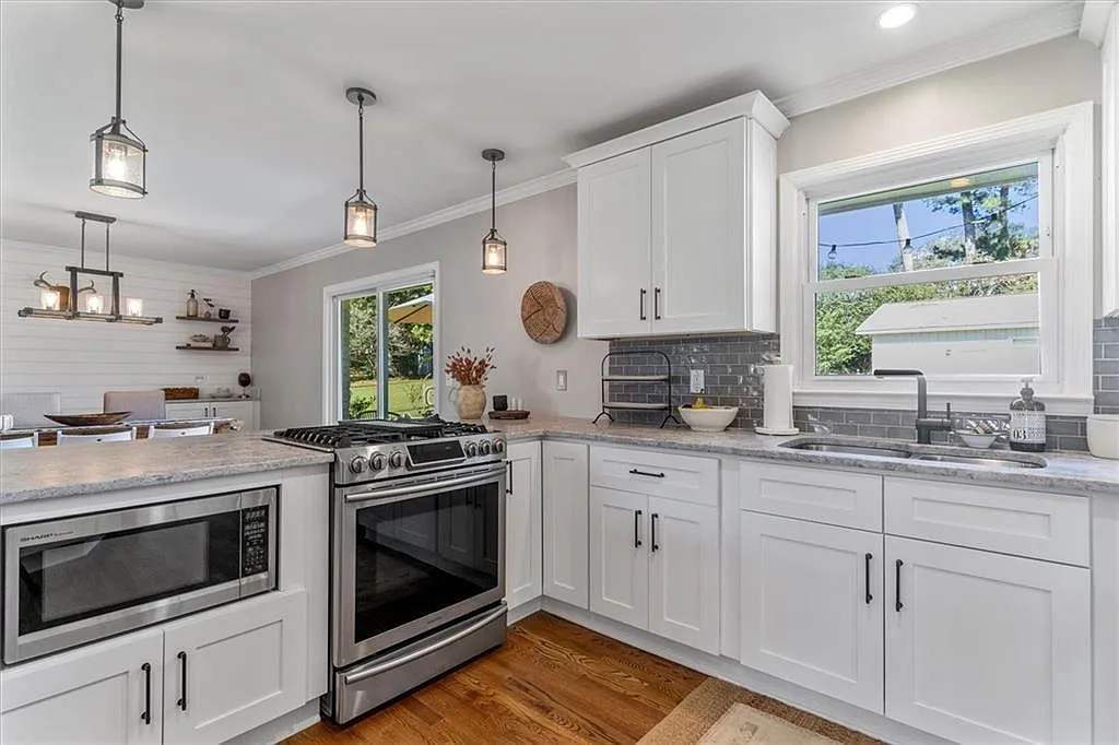 3 bed, 2.5 bath, 1481 sqft, $2,975 — Photo 4