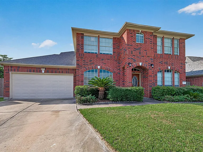 4011 Alexis Cir — Photo 1
