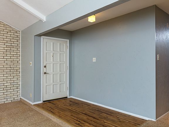 4th image of 2007 Bay Oaks Dr