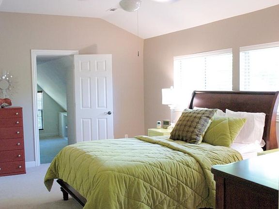 Upstairs Bedroom 1