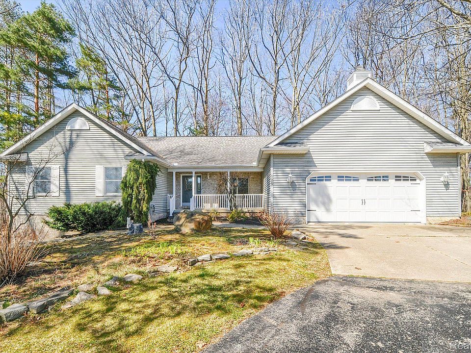 1st image of 125 Pineview Dr