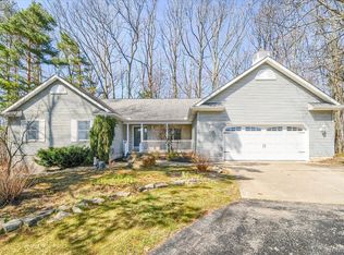 125 Pineview Dr, Lapeer, MI 48446