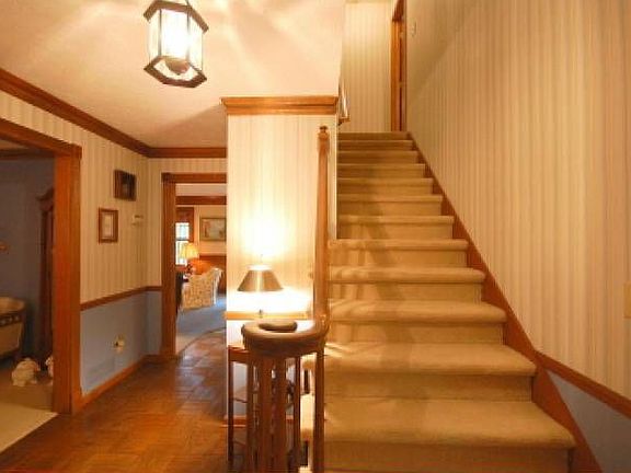 Foyer before updated