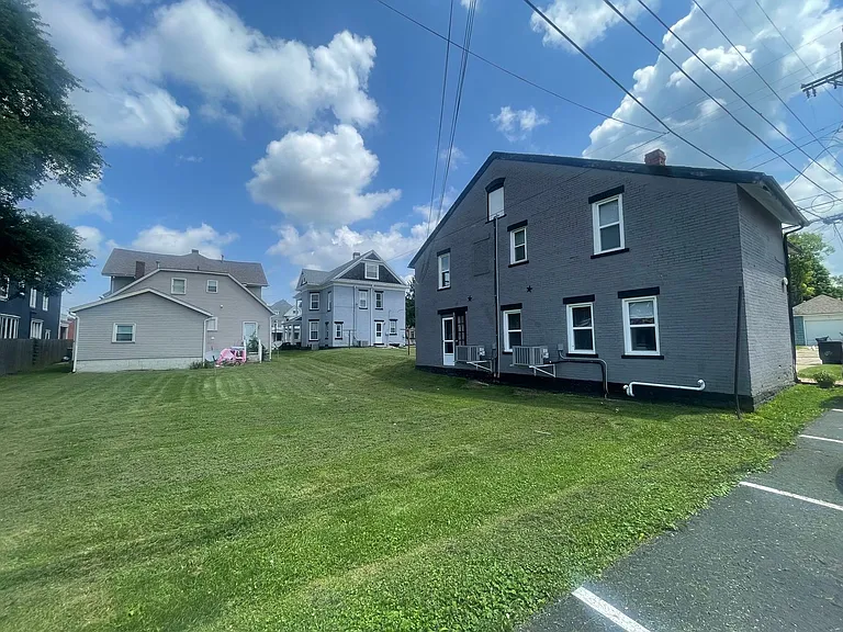 48-52 N Collier St — Photo 2