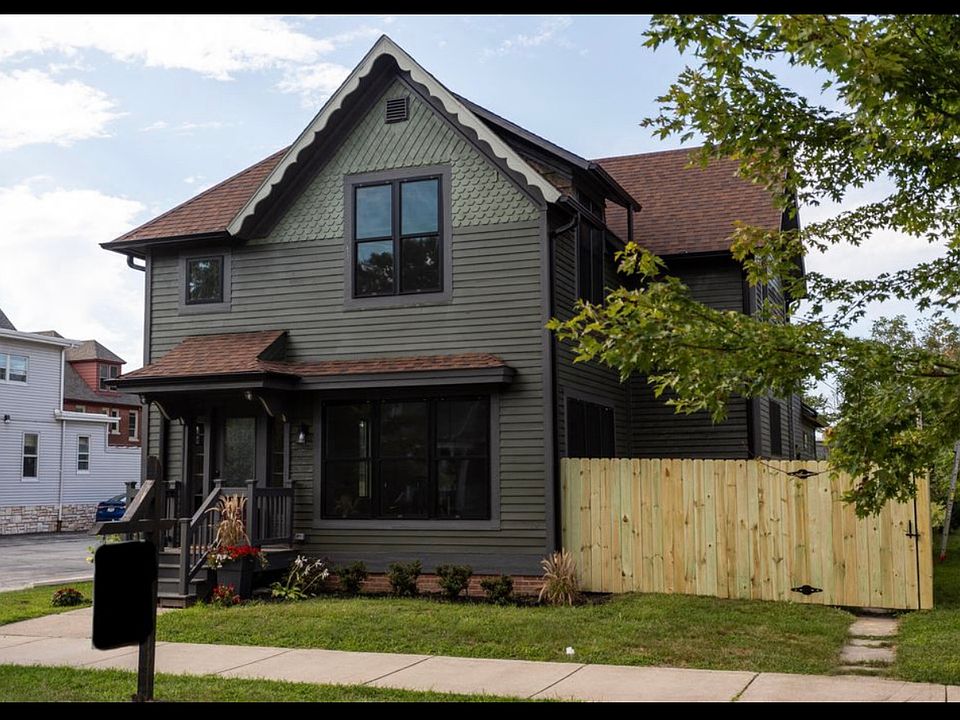 1st image of 316 E 7th St