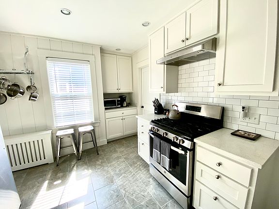 4th image of 33 Mayflower St #1