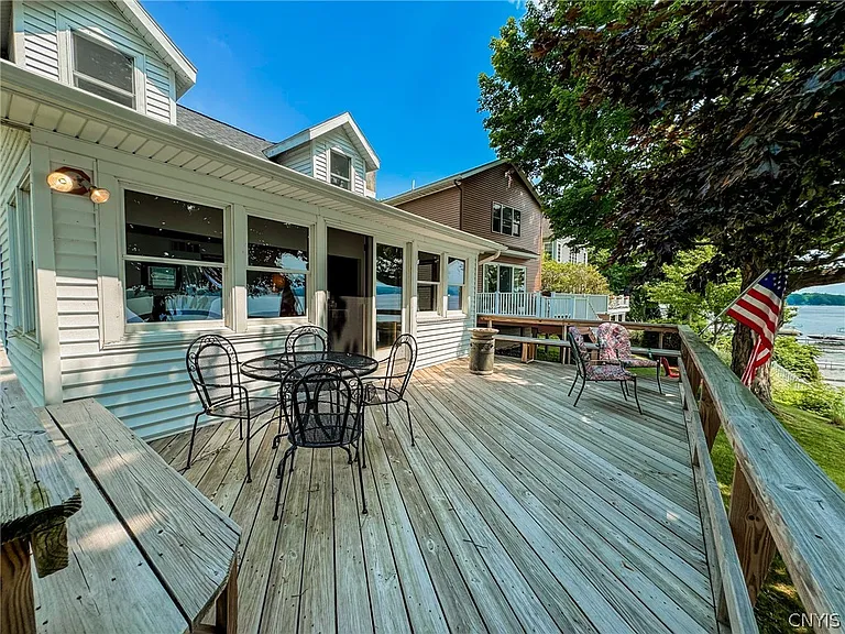 340 Poplar Bch — Photo 9