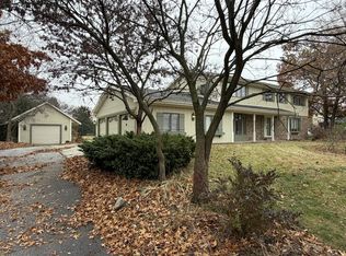 10859 Bunker Dr, Demotte, IN 46310