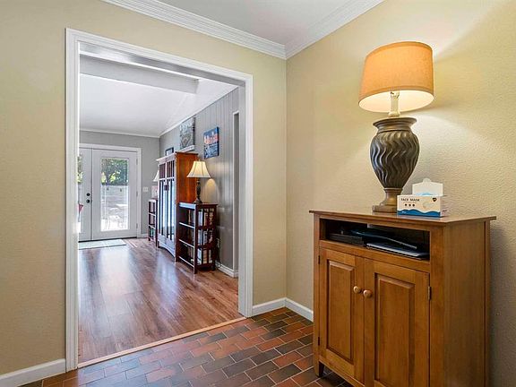 3rd image of 2200 Roundrock Trl