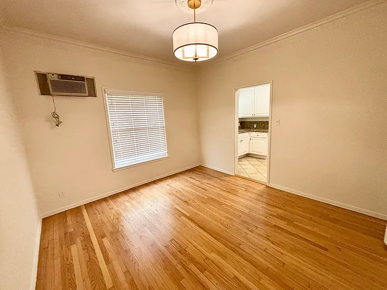 128 1/2 N Palm Dr — Photo 5